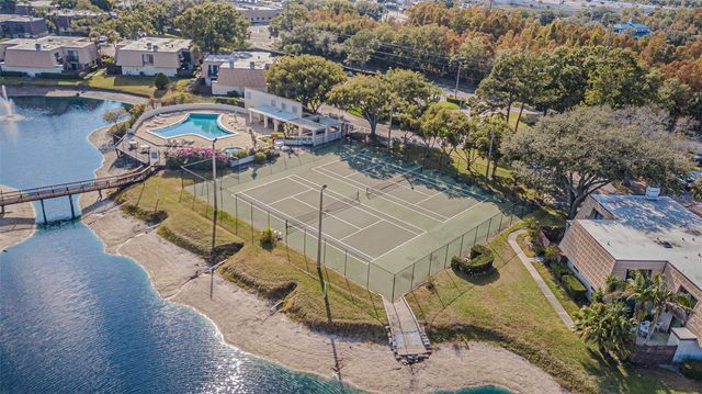 15314 E POND WOODS DRIVE, Tampa, FL 33618