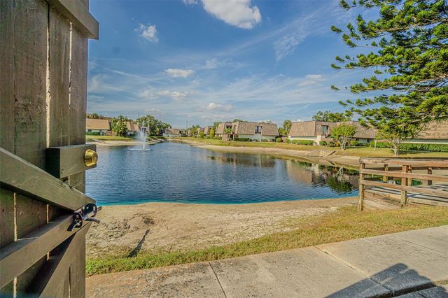 15314 E POND WOODS DRIVE, Tampa, FL 33618