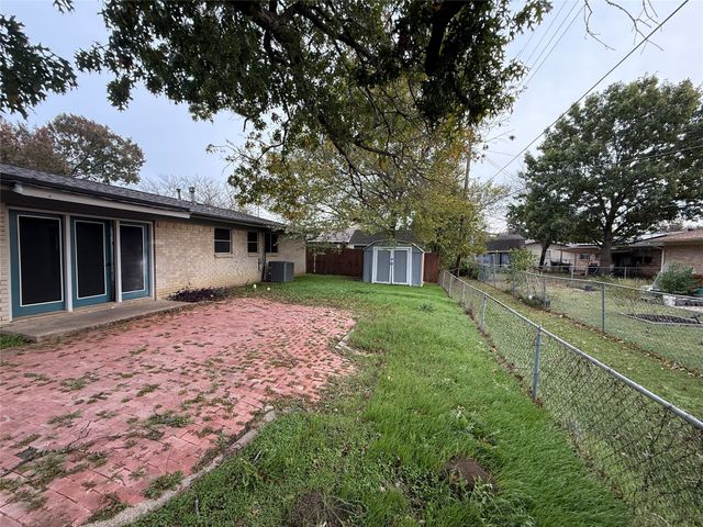 2847 W Rochelle Road, Irving, TX 75062