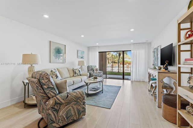 1030 Us Highway 1 112, North Palm Beach, FL 33408