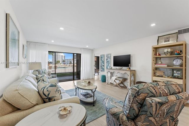 1030 Us Highway 1 112, North Palm Beach, FL 33408