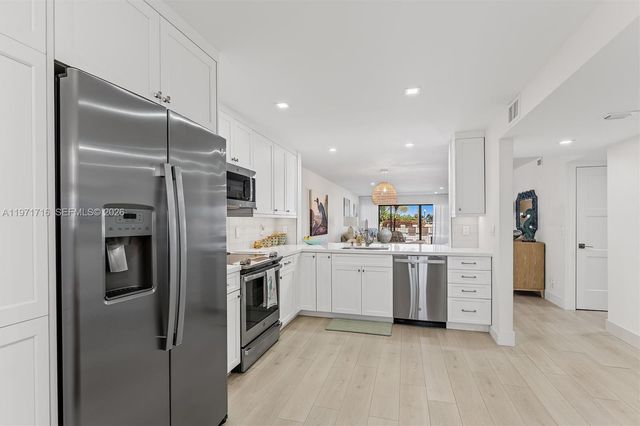 1030 Us Highway 1 112, North Palm Beach, FL 33408