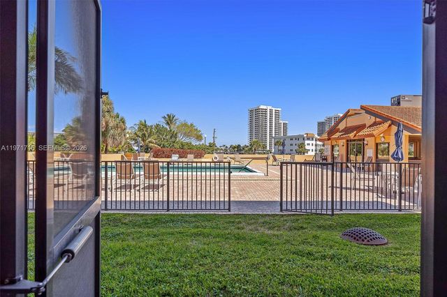 1030 Us Highway 1 112, North Palm Beach, FL 33408