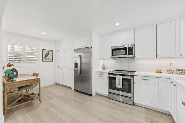 1030 Us Highway 1 112, North Palm Beach, FL 33408