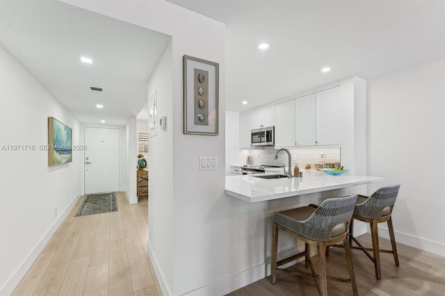 1030 Us Highway 1 112, North Palm Beach, FL 33408