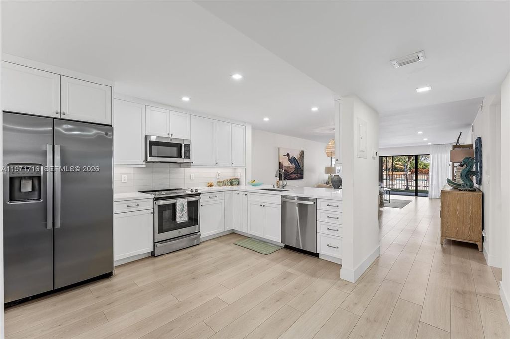 1030 Us Highway 1 112, North Palm Beach, FL 33408