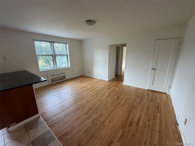 10 DAVENPORT Avenue 1N, New Rochelle, NY 10801