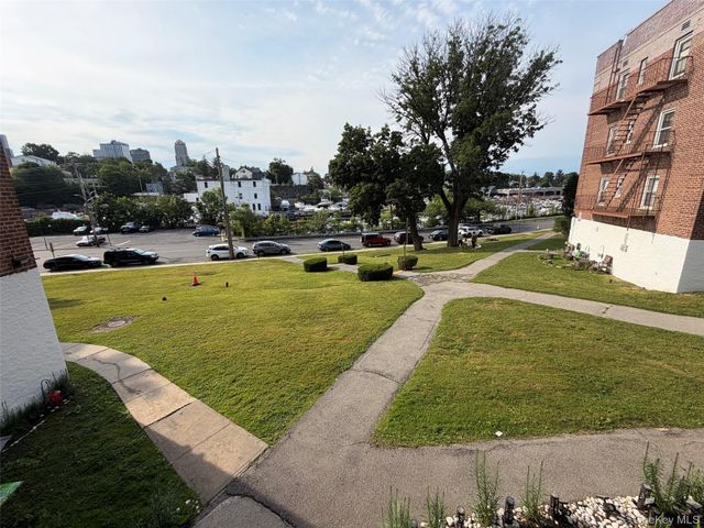 10 DAVENPORT Avenue 1N, New Rochelle, NY 10801