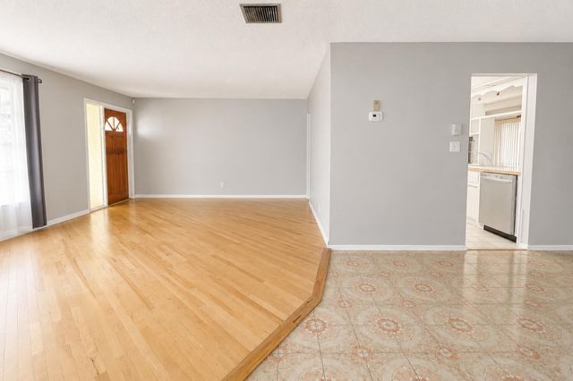 4911 NW 55th Street, Tamarac, FL 33319