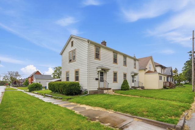 201 17 Street, East Moline, IL 61244