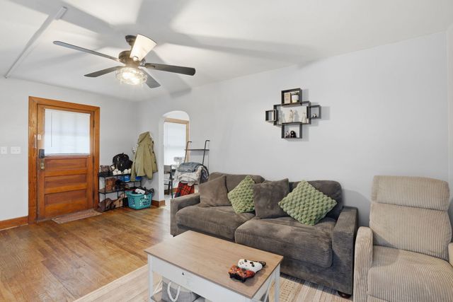 201 17 Street, East Moline, IL 61244