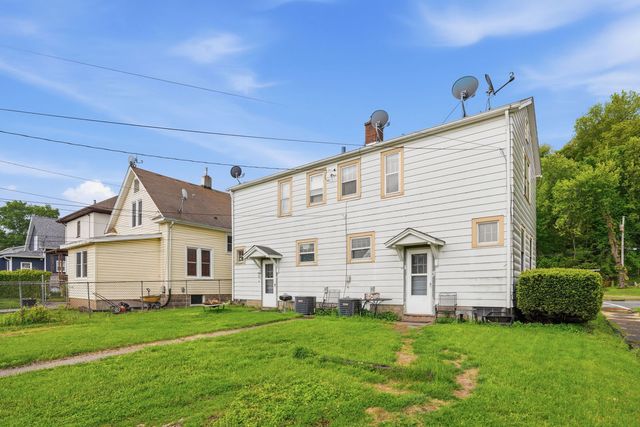 201 17 Street, East Moline, IL 61244