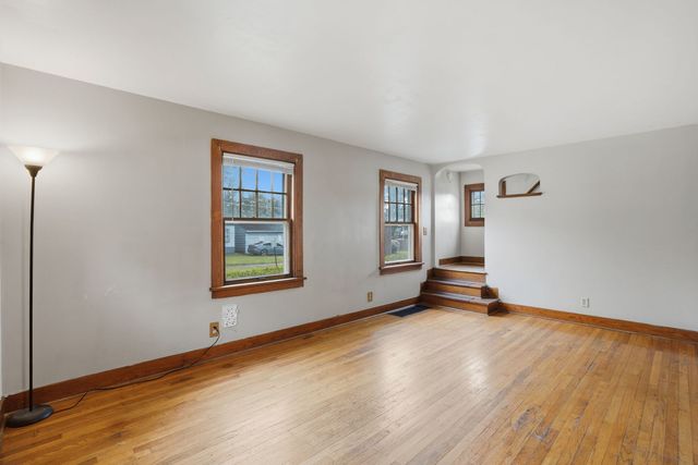 201 17 Street, East Moline, IL 61244