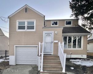 5 Gardner Place, Parlin, NJ 08859