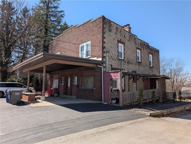 126 Main St, Connoquenessing Boro, PA 16027