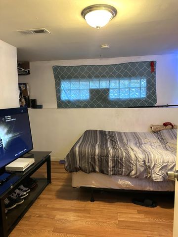 1436 E 39th Avenue, Gary, IN 46409