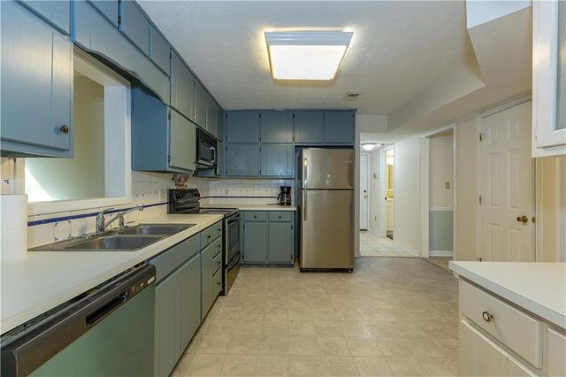 140 Windsor Drive, Fayetteville, GA 30215