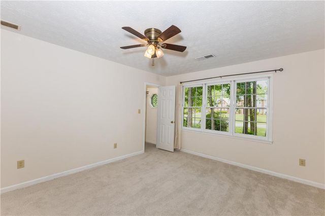 140 Windsor Drive, Fayetteville, GA 30215