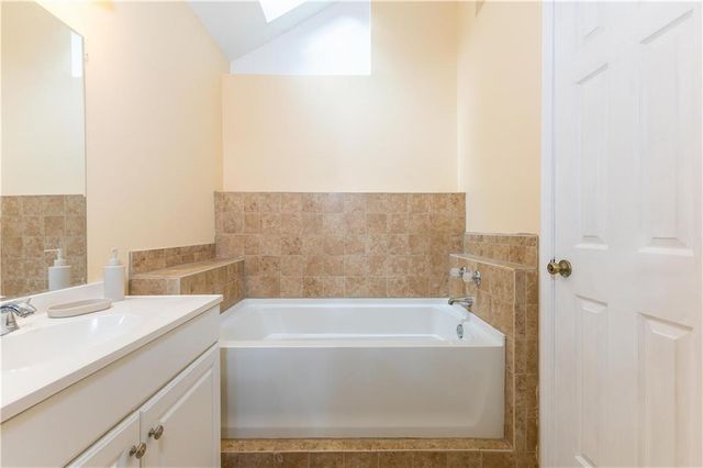 140 Windsor Drive, Fayetteville, GA 30215