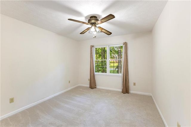140 Windsor Drive, Fayetteville, GA 30215