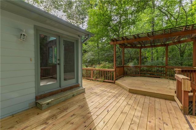 140 Windsor Drive, Fayetteville, GA 30215