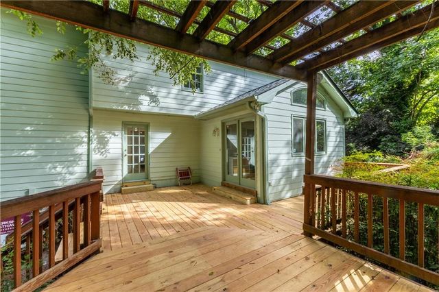 140 Windsor Drive, Fayetteville, GA 30215