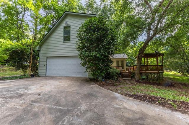 140 Windsor Drive, Fayetteville, GA 30215