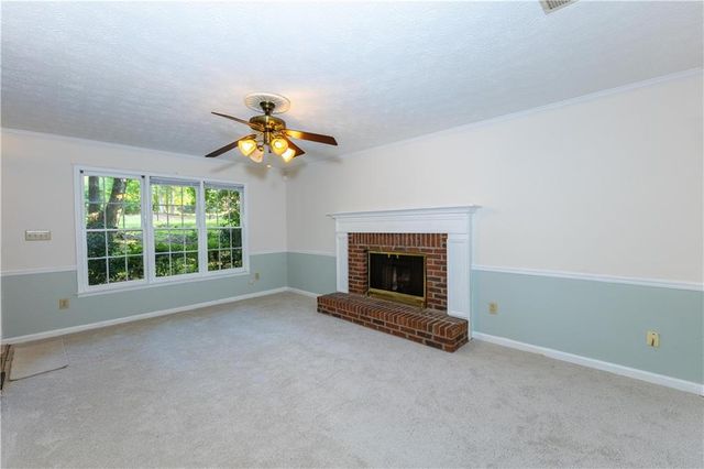 140 Windsor Drive, Fayetteville, GA 30215