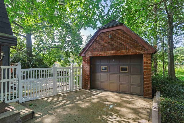 1315 Sunnymede Avenue, South Bend, IN 46615