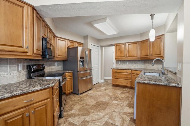 2715 MOCK ORANGE COURT, Valrico, FL 33594