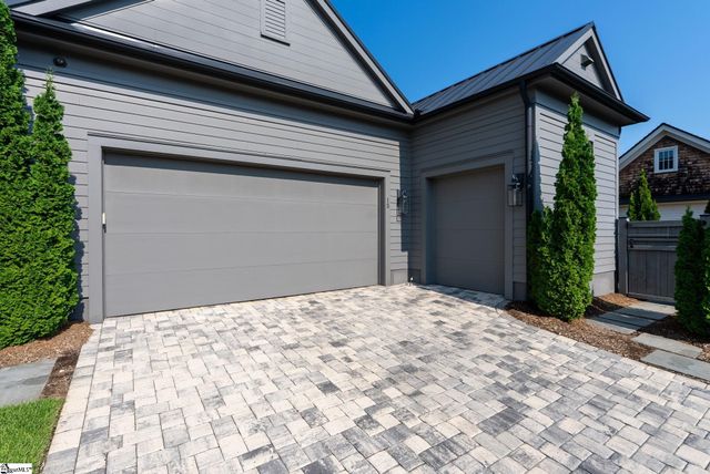 15 Gambrell Drive, Greenville, SC 29615