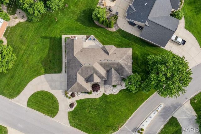 2 Pebble Hill Drive, Belleville, IL 62223