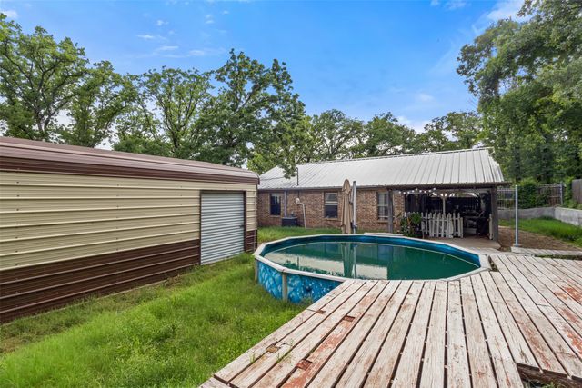 316 Hickorywood Street, Azle, TX 76020
