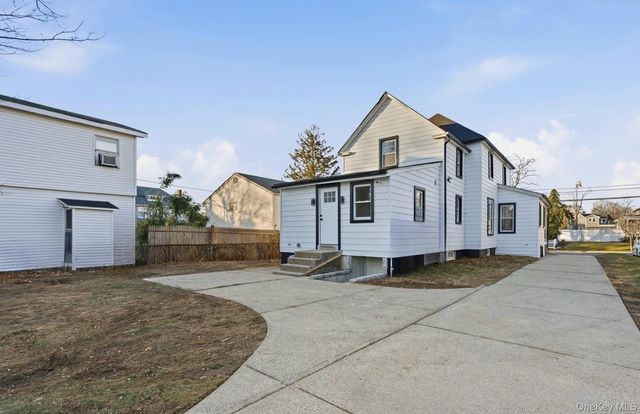 135 Whaley Street, Freeport, NY 11520