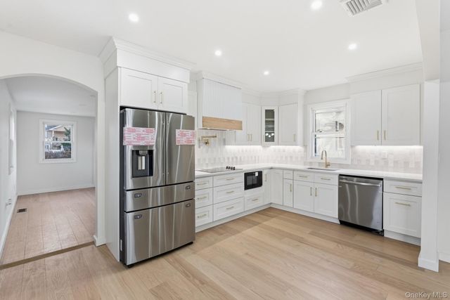 135 Whaley Street, Freeport, NY 11520