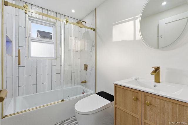 135 Whaley Street, Freeport, NY 11520