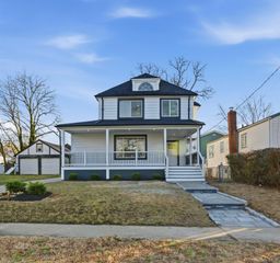 135 Whaley Street, Freeport, NY 11520