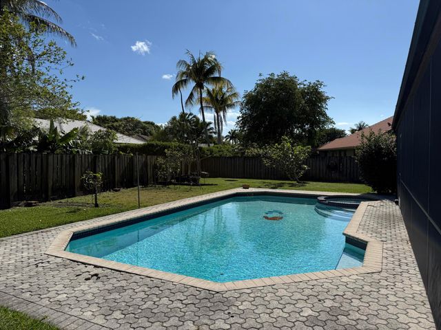 3104 Peachtree Circle, Davie, FL 33328