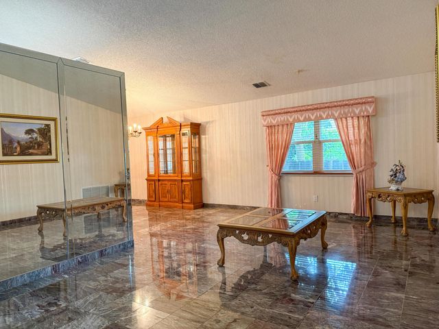 3104 Peachtree Circle, Davie, FL 33328