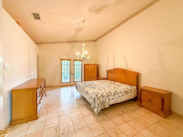 3104 Peachtree Circle, Davie, FL 33328