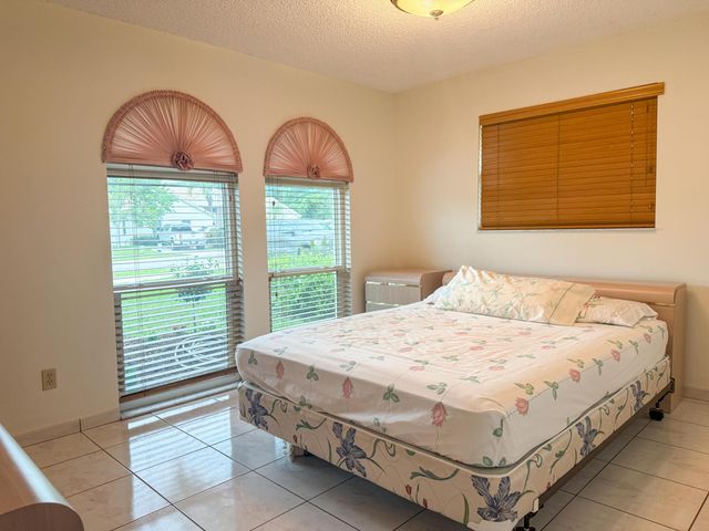 3104 Peachtree Circle, Davie, FL 33328