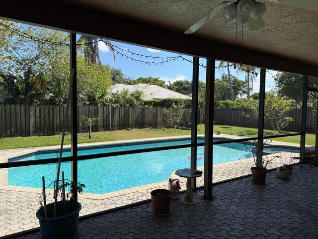 3104 Peachtree Circle, Davie, FL 33328