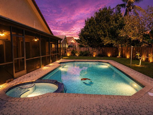 3104 Peachtree Circle, Davie, FL 33328