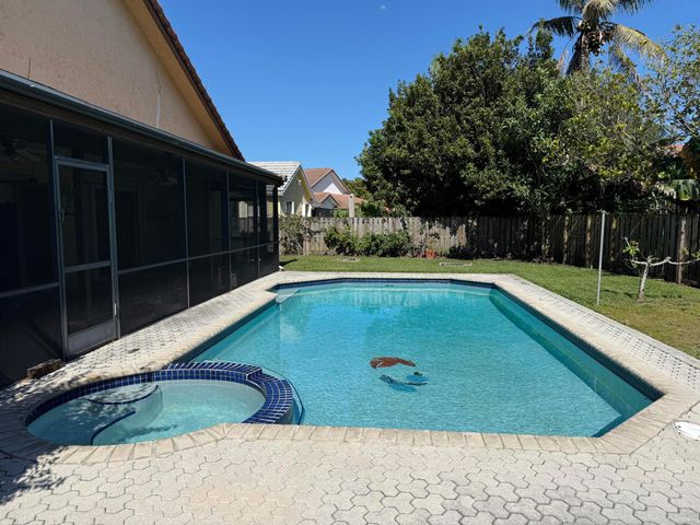 3104 Peachtree Circle, Davie, FL 33328