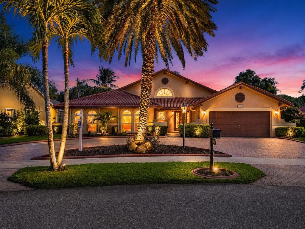 3104 Peachtree Circle, Davie, FL 33328