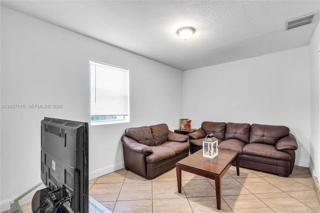 1420 NW 195th St, Miami Gardens, FL 33169
