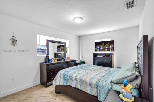 1420 NW 195th St, Miami Gardens, FL 33169