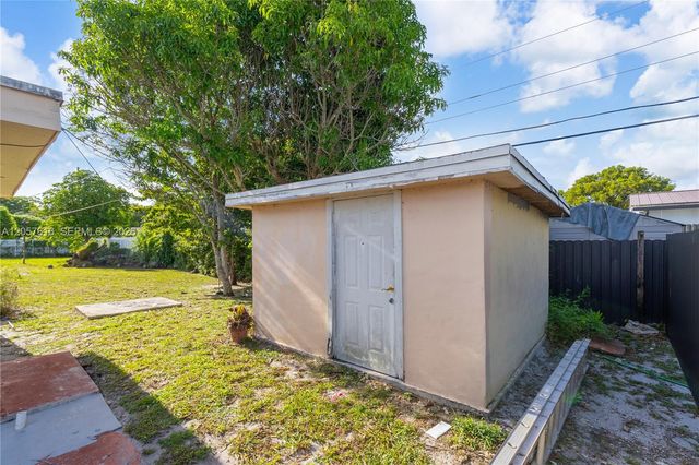 1420 NW 195th St, Miami Gardens, FL 33169