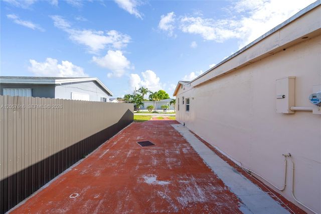 1420 NW 195th St, Miami Gardens, FL 33169