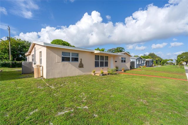 1420 NW 195th St, Miami Gardens, FL 33169